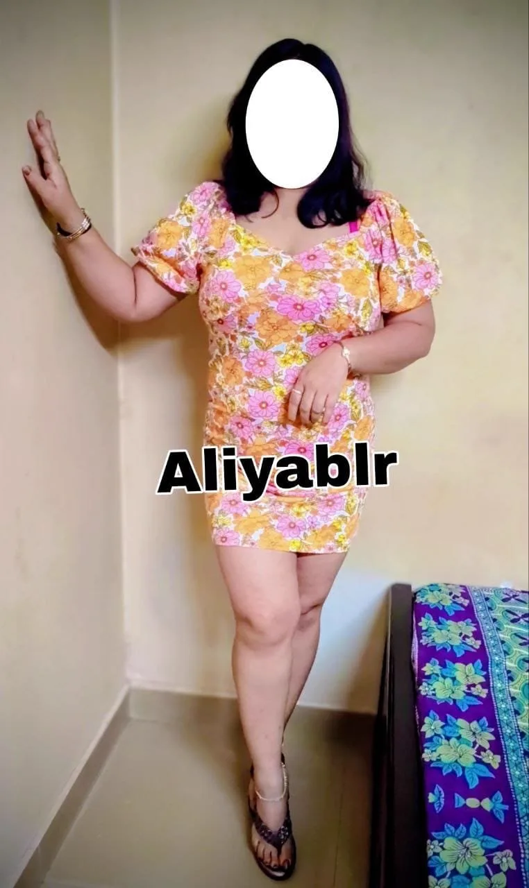 mature escort Aliya Bangalore